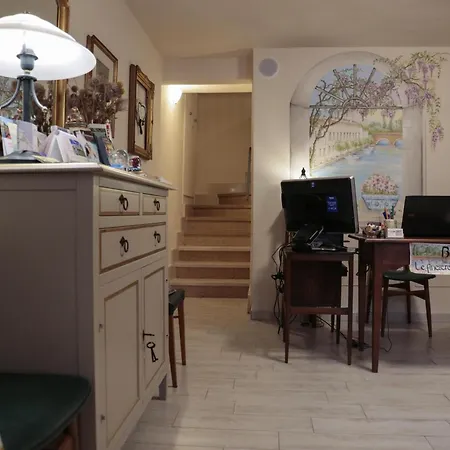 Guest house Le Finestre Sul Borgo Peschiera del Garda