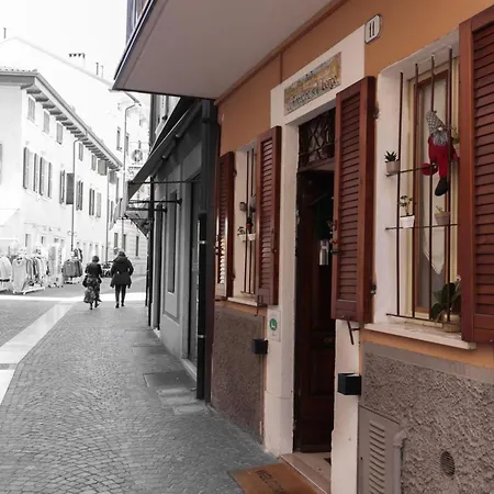 Guest house Le Finestre Sul Borgo 3*