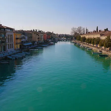 Guest house Le Finestre Sul Borgo Peschiera del Garda