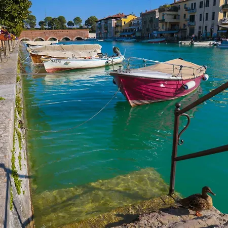 Guest house Le Finestre Sul Borgo 3*