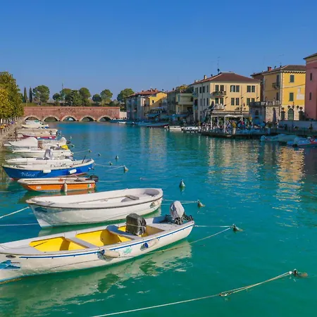 Le Finestre Sul Borgo Peschiera del Garda