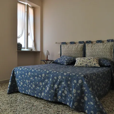 Guest house Le Finestre Sul Borgo Peschiera del Garda