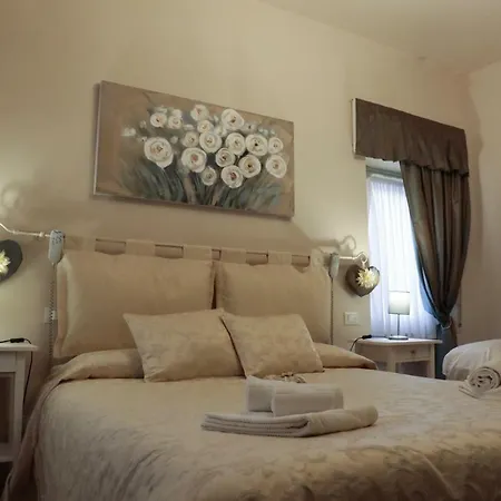 Le Finestre Sul Borgo Guest house 3*