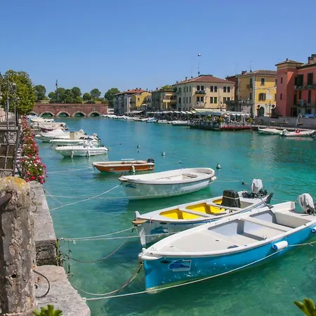 Guest house Le Finestre Sul Borgo 3*