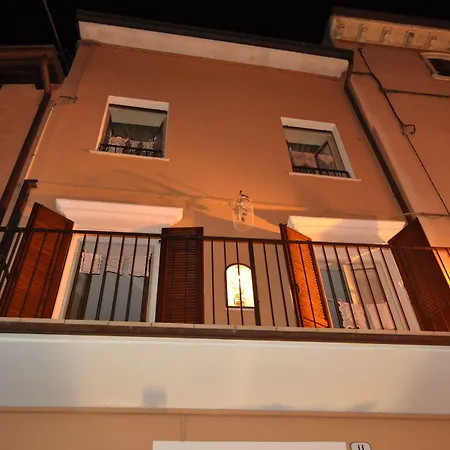 Le Finestre Sul Borgo Pensión 3*