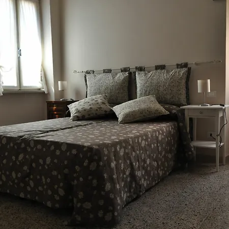 Le Finestre Sul Borgo Гостевой дом 3*