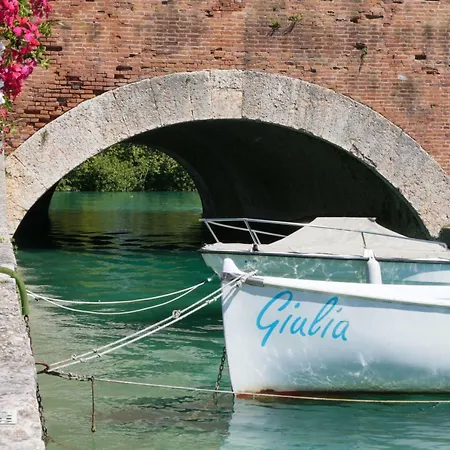 Le Finestre Sul Borgo Peschiera del Garda