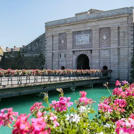 Le Finestre Sul Borgo 3* Peschiera del Garda