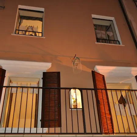 Le Finestre Sul Borgo 3* Peschiera del Garda