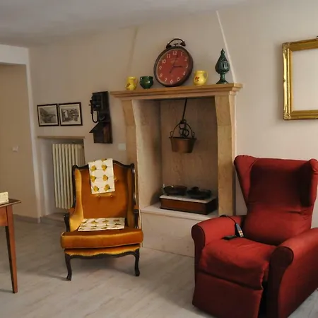 Le Finestre Sul Borgo Pensión