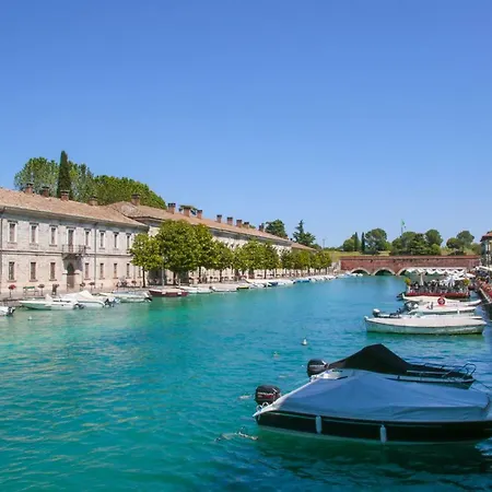 Guest house Le Finestre Sul Borgo Peschiera del Garda