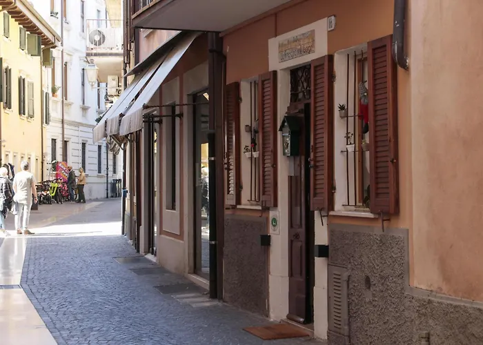 Penzion Le Finestre Sul Borgo Peschiera del Garda