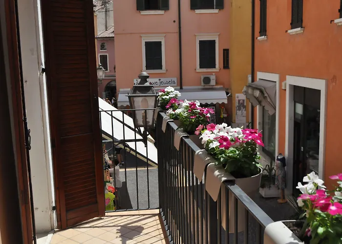 Le Finestre Sul Borgo