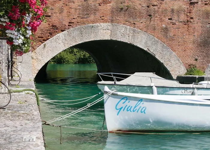Le Finestre Sul Borgo Peschiera del Garda