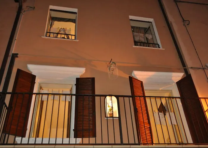 Le Finestre Sul Borgo 3* Peschiera del Garda