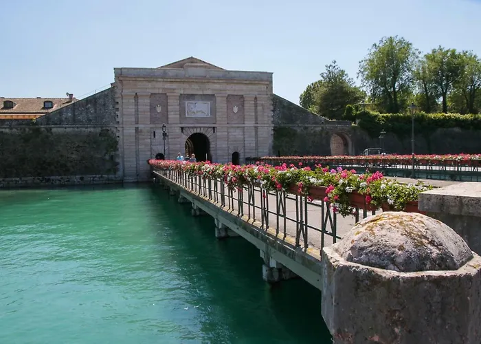 Le Finestre Sul Borgo Penzion